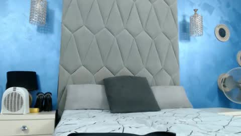 aretialisya online show from 11.05.25