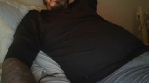 Snapshot of arez2122 chatting on 12.02.25 arez2122 online show from 12.02.25