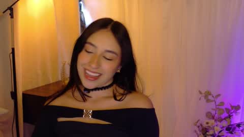 Snapshot of ari_bloom942994 chatting on 11.14.25 Ari online show from 11.14.25