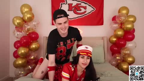 Snapshot of ari_lovexo chatting on 02.09.25 Ari and Penn online show from 02.09.25