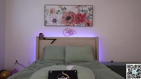 Snapshot of ari_lovexo chatting on 03.02.25 Ari and Penn online show from 03.02.25