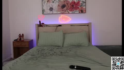 Snapshot of ari_lovexo chatting on 03.09.25 Ari and Penn online show from 03.09.25