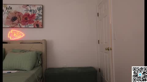 Snapshot of ari_lovexo chatting on 03.10.25 Ari and Penn online show from 03.10.25