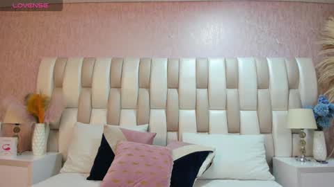 ari_lynn_ online show from 11.18.25