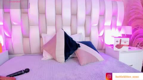 Snapshot of ari_lynn_ chatting on 03.03.26 ari_lynn_ online show from 03.03.26