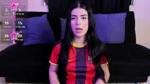 Snapshot of ari_peaches chatting on 12.18.25 Ari online show from 12.18.25