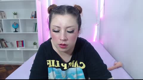 Snapshot of ari_rossee_ chatting on 01.01.25    online show from 01.01.25