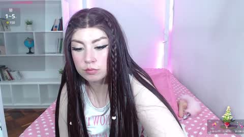 Snapshot of ari_rossee_ chatting on 01.16.25    online show from 01.16.25
