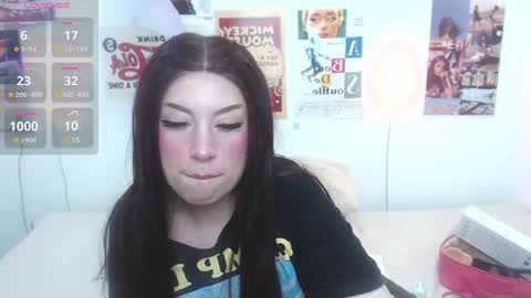 Snapshot of ari_rossee_ chatting on 02.07.25    online show from 02.07.25