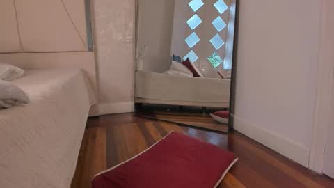 Ari Wilde online show from 03.12.26