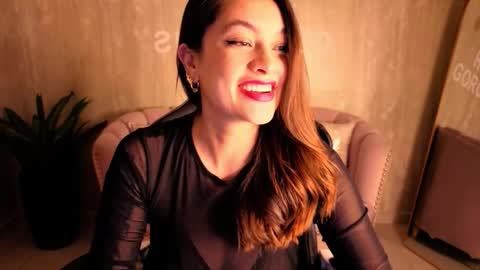 Snapshot of aria95_a chatting on 12.15.25 Aria95 a online show from 12.15.25