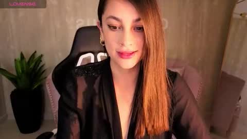 Aria95 a online show from 12.18.25