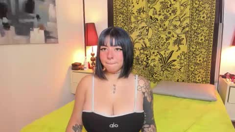 Snapshot of aria_and_orien chatting on 09.12.25 aria y orien online show from 09.12.25