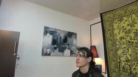 Snapshot of aria_and_orien chatting on 10.15.25 aria y orien online show from 10.15.25