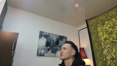 Snapshot of aria_and_orien chatting on 10.19.25 aria y orien online show from 10.19.25