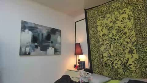 Snapshot of aria_and_orien chatting on 11.06.25 aria y orien online show from 11.06.25