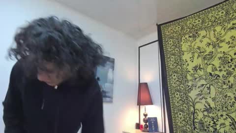 Snapshot of aria_and_orien chatting on 12.15.25 aria y orien online show from 12.15.25