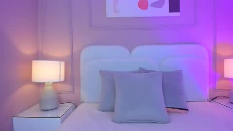 Snapshot of aria_greco chatting on 10.09.25 Aria  online show from 10.09.25