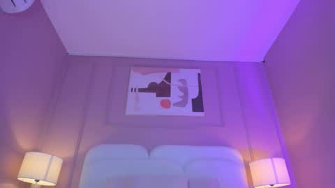 Snapshot of aria_greco chatting on 12.05.25 Aria online show from 12.05.25