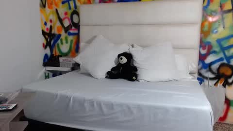 Snapshot of aria_martiin chatting on 12.05.24 aria online show from 12.05.24