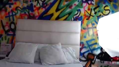 Snapshot of aria_martiin chatting on 12.16.24 aria online show from 12.16.24