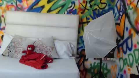 Snapshot of aria_martiin chatting on 01.16.25 aria online show from 01.16.25