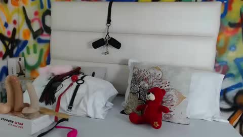 Snapshot of aria_martiin chatting on 01.25.25 aria online show from 01.25.25