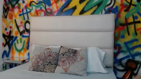 Snapshot of aria_martiin chatting on 11.06.25 aria online show from 11.06.25