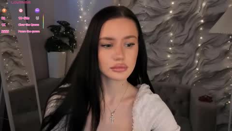 Snapshot of aria_mila chatting on 02.19.26 aria_mila online show from 02.19.26