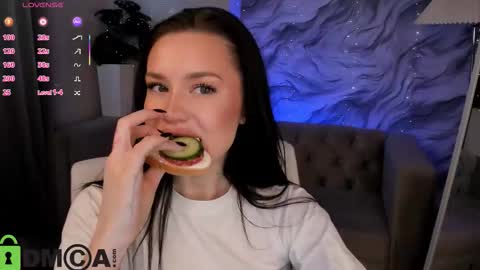 Snapshot of aria_mila chatting on 02.28.26 aria_mila online show from 02.28.26