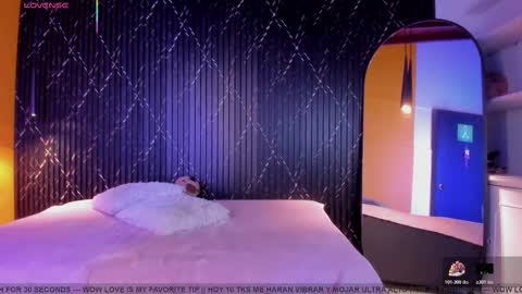 Aria Millers  online show from 11.21.25