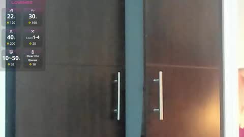 Snapshot of ariaa_vixen chatting on 11.30.25 ariaa_vixen online show from 11.30.25