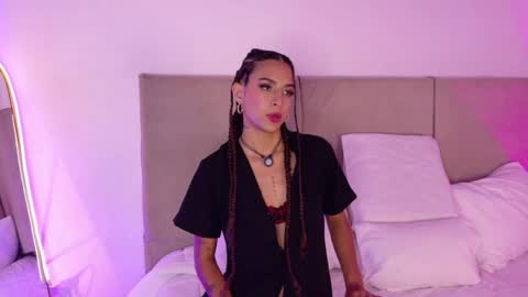 A R I A  online show from 05.13.26