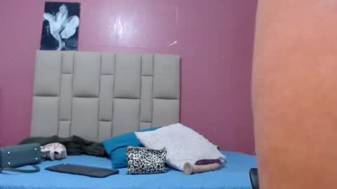 Snapshot of ariacoral chatting on 03.03.25 ariacoral online show from 03.03.25