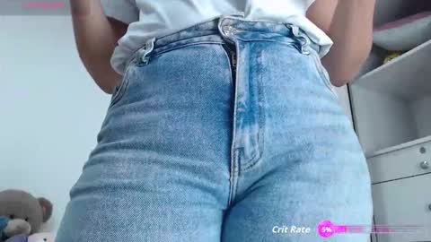 Snapshot of ariacoral chatting on 10.12.25 ariacoral online show from 10.12.25