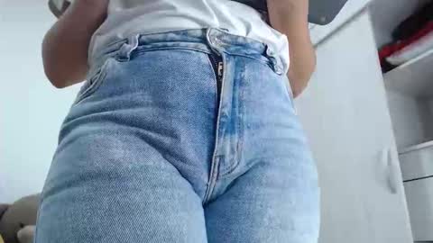 Snapshot of ariacoral chatting on 11.16.25 ariacoral online show from 11.16.25