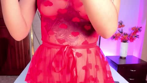 Snapshot of ariadnaholt chatting on 11.28.25 AriadnaHolt online show from 11.28.25