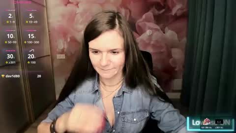 AriaGray online show from 10.30.25