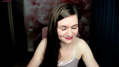 AriaGray online show from 11.22.25