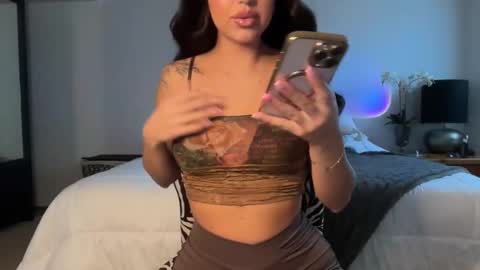 Snapshot of ariajackson chatting on 09.09.25 Aria online show from 09.09.25