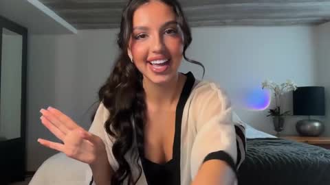 Snapshot of ariajackson chatting on 09.10.25 Aria online show from 09.10.25