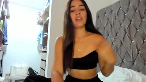 Snapshot of ariamontgomeryyy chatting on 12.21.24 Aria Montgomery online show from 12.21.24