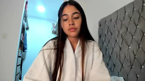 Snapshot of ariamontgomeryyy chatting on 12.22.24 Aria Montgomery online show from 12.22.24