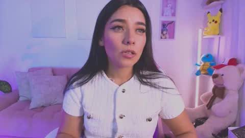 Snapshot of ariana_bae_ chatting on 09.15.25 online show from 09.15.25