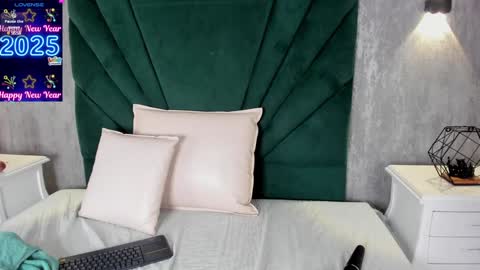 Snapshot of ariana_ceballos chatting on 01.03.25 ARIANA online show from 01.03.25