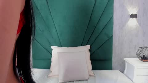 Snapshot of ariana_ceballos chatting on 01.24.25 ARIANA online show from 01.24.25