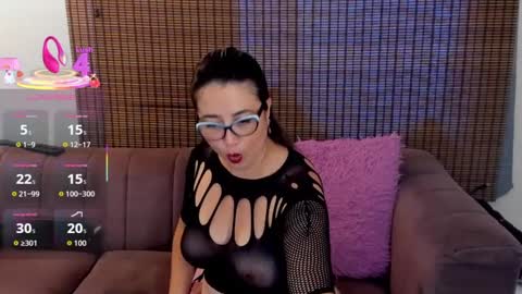 Snapshot of ariana_cross_ chatting on 09.10.25 Ariana Cruz online show from 09.10.25