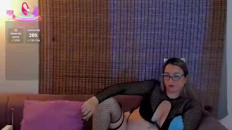 Snapshot of ariana_cross_ chatting on 11.06.25 Ariana Cruz online show from 11.06.25