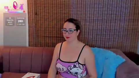 Snapshot of ariana_cross_ chatting on 11.16.25 Ariana Cruz online show from 11.16.25