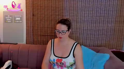 Snapshot of ariana_cross_ chatting on 11.30.25 Ariana Cruz online show from 11.30.25